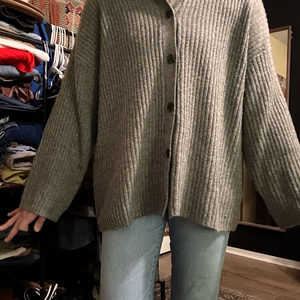 American Eagle Outfitters Gray Ribbed Cardigan polo